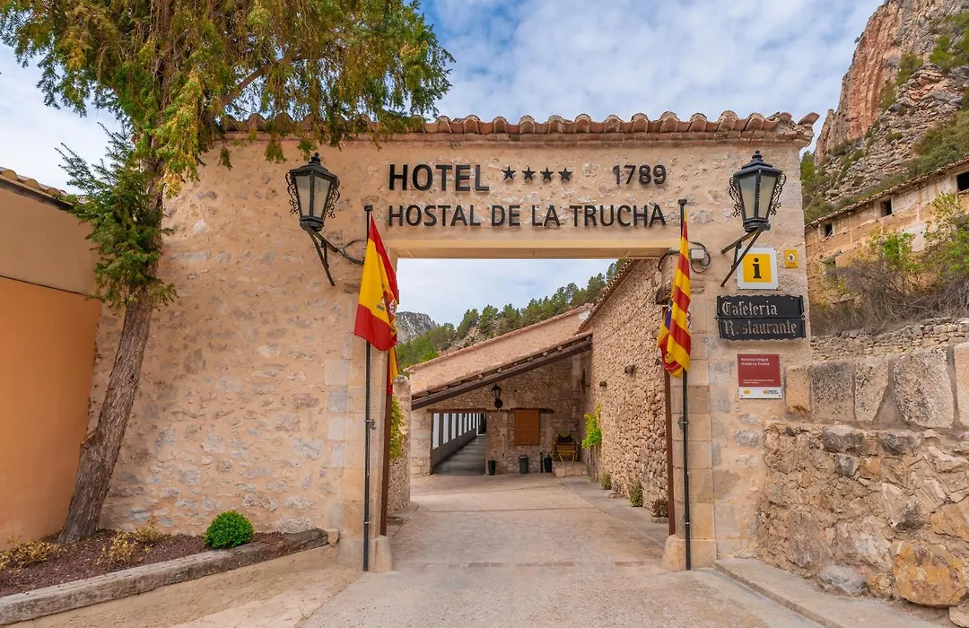 Hotel Hostal De La Trucha-1